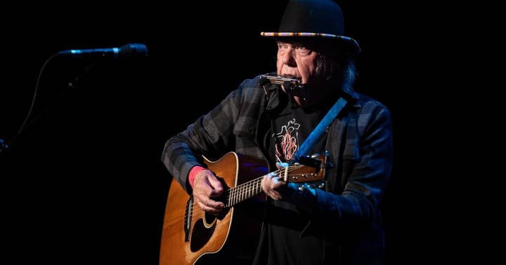 Neil Young acuză Donald Trump de încălcarea drepturilor de autor