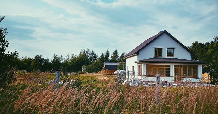 Tendințe de scădere a prețurilor imobiliare în sate europene