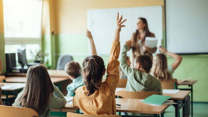 Ministerul Educației a aprobat manualele pentru clasa a IX-a