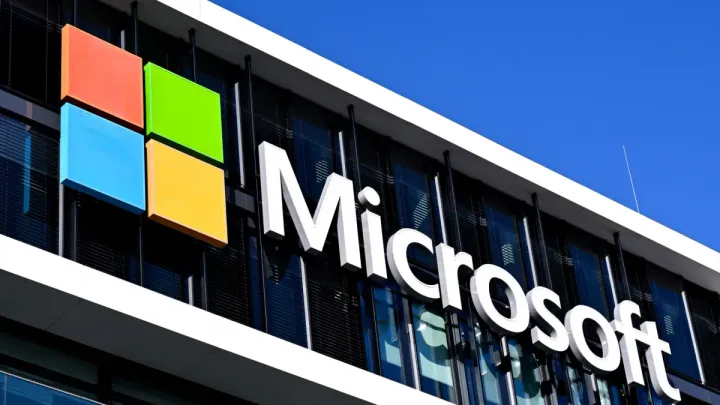 Microsoft implementează program de plecări voluntare pentru angajați