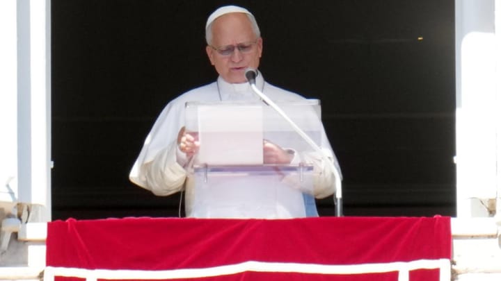Papa Leon al XIV-lea va fi operat la plămâni
