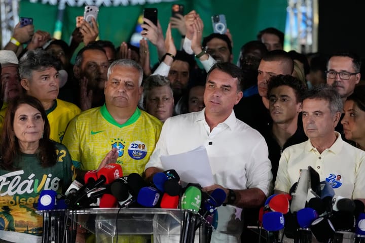 Flávio Bolsonaro s-a refugiat în SUA după alegerile din Brazilia