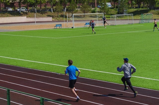 Contestarea unei legi privind finanțarea cluburilor sportive private