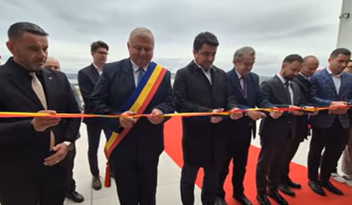 Inaugurarea unui centru pentru tineret din Teiuș