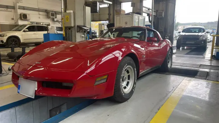 Un model Chevrolet Corvette C3 a fost inspectat la Iași