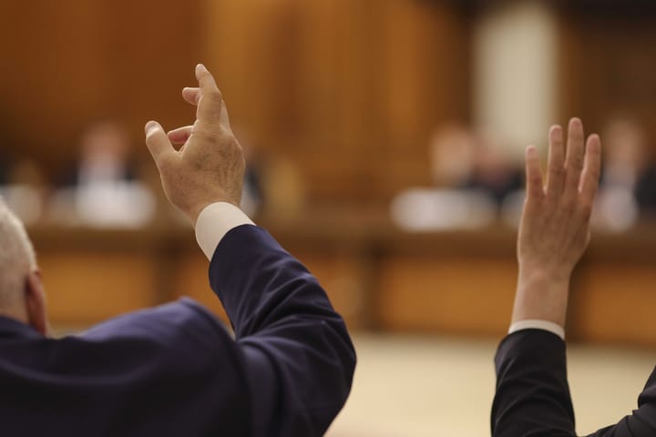 Analize privind posibilele alegeri anticipate în România