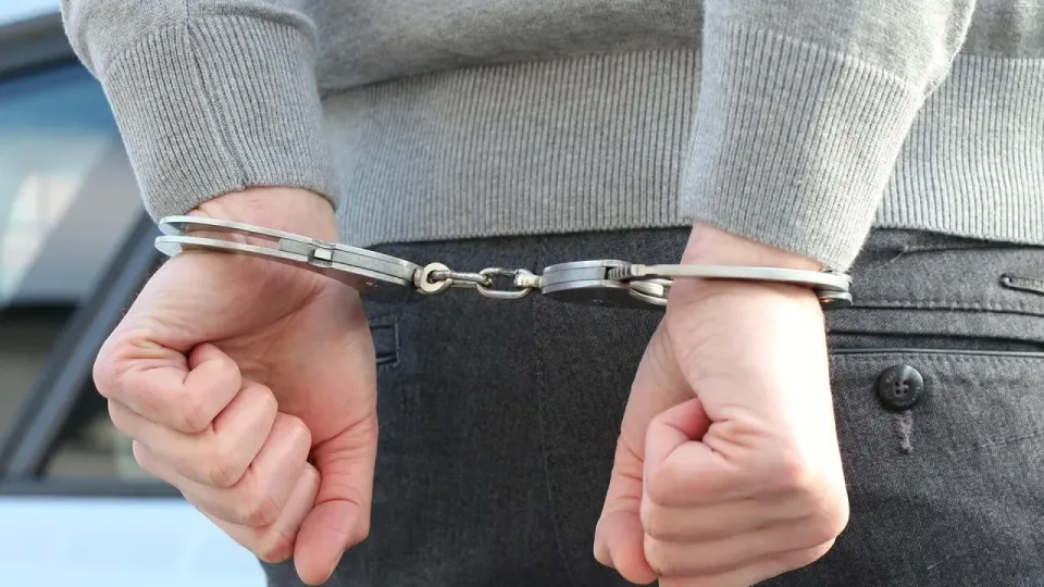 Un bărbat din București arestat pentru agresiune domestică