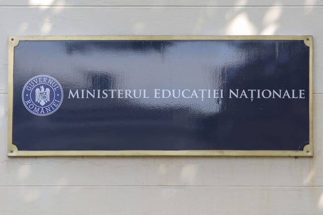 Ministerul Educației lansează program de burse pentru cercetători