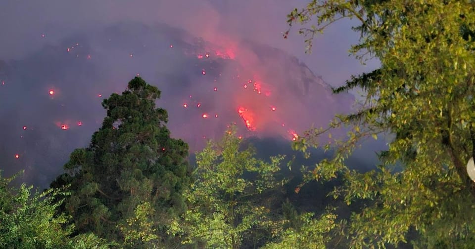 Restricții de trafic la Băile Herculane din cauza unui incendiu