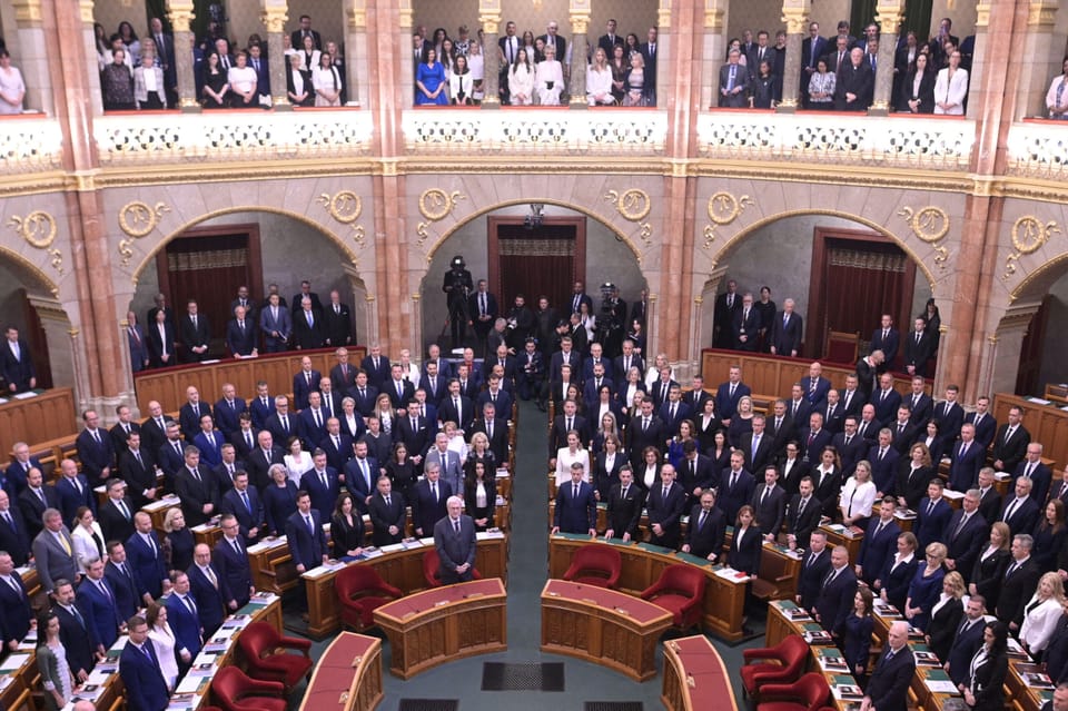 Rețineri de foști miniștri în cadrul unei operațiuni anti-corupție