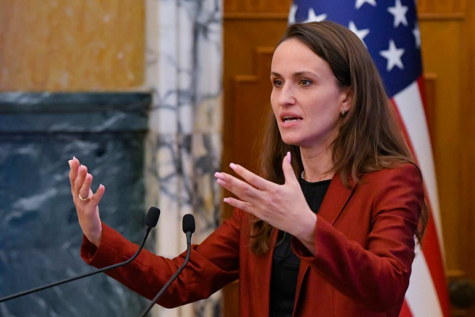 Tensiuni în Parlament în timpul votului pentru Guvernul Niculescu