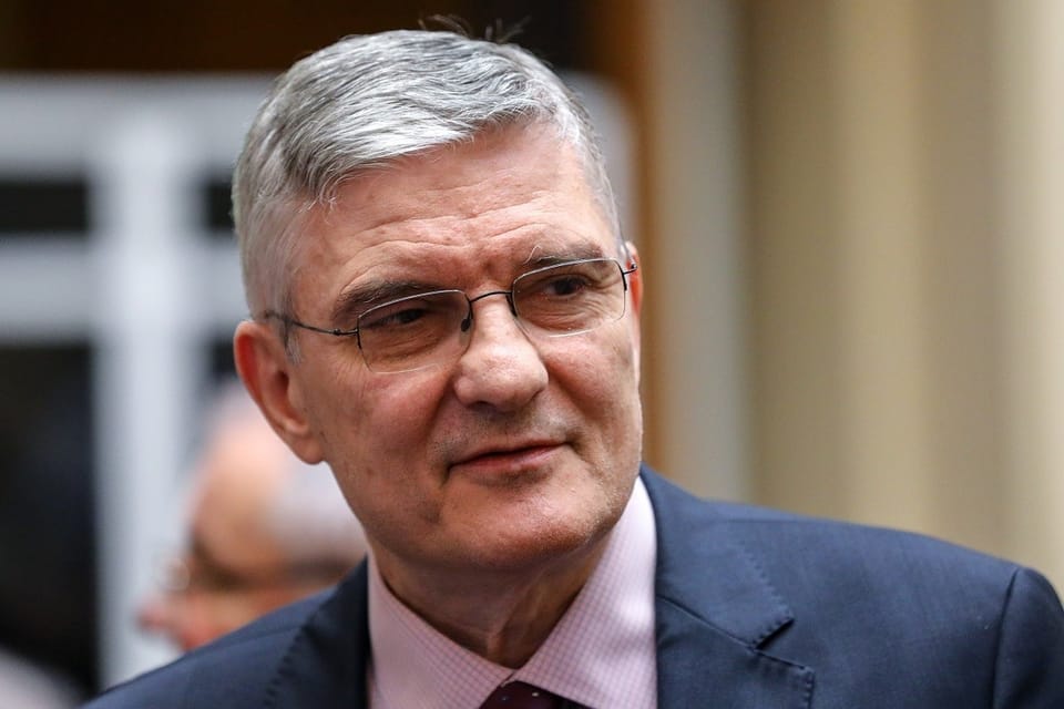 Analiza privind ratingul suveran al României și stabilitatea politică
