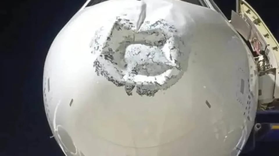 Incidentul unei aeronave lovite de fulger în India