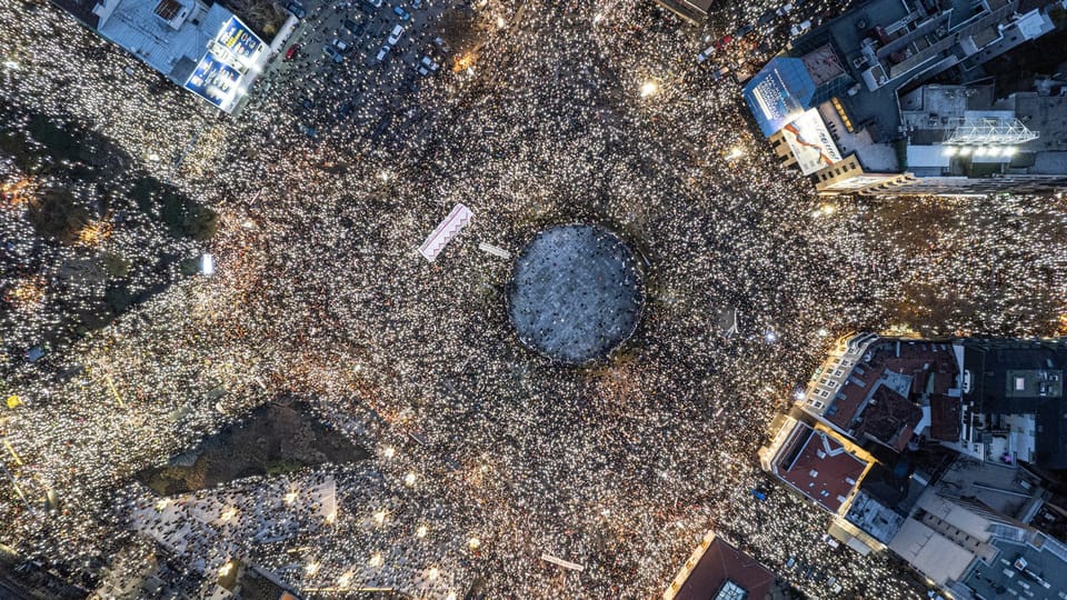 Mobilizare masivă la Belgrad înaintea alegerilor din Serbia