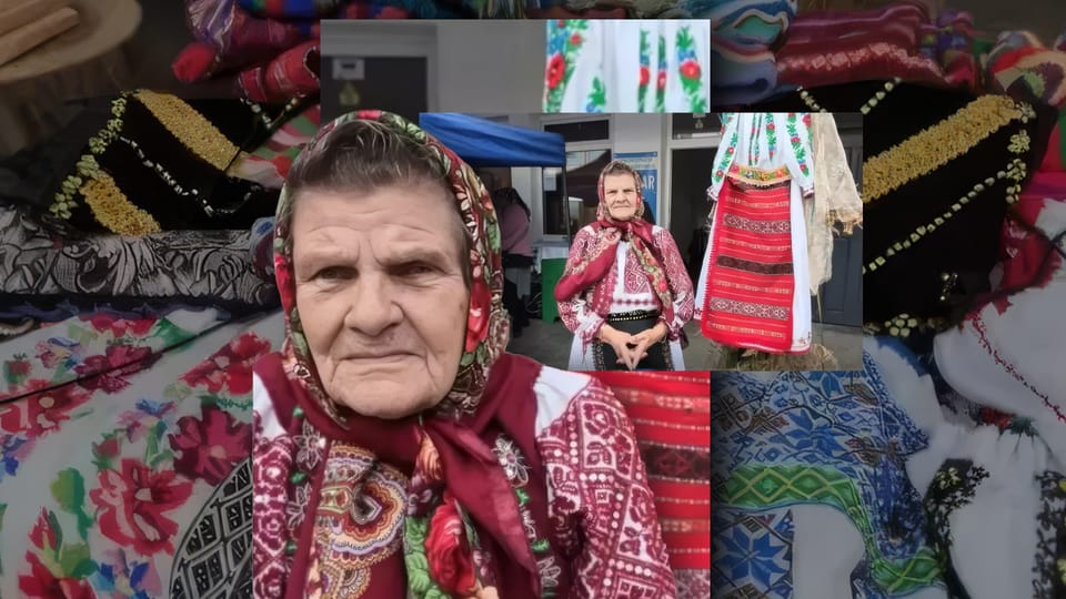 O femeie din Gorj coase costume populare la 87 de ani