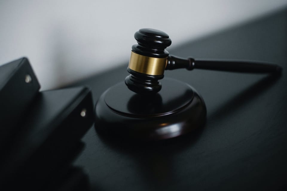 Riscul popririi conturilor Fiscului pentru datorii salariale