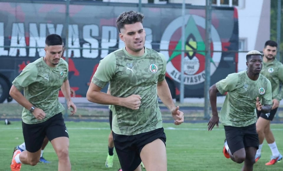 Controverse privind numirea lui Ianis Hagi ca căpitan