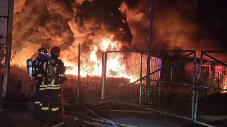 Incendiu la o stație de sortare deșeuri din județul Sibiu