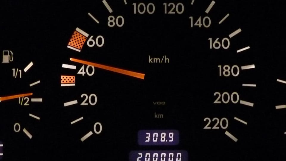 Corelația dintre istoricul de daune și kilometrajul autoturismelor