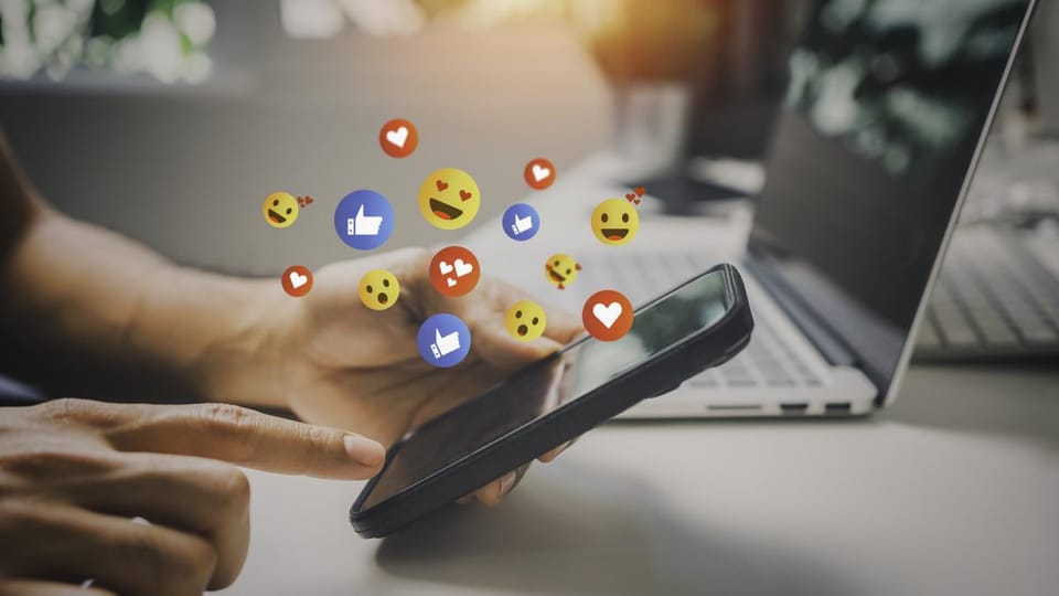 Noua meserie a tinerilor în social media