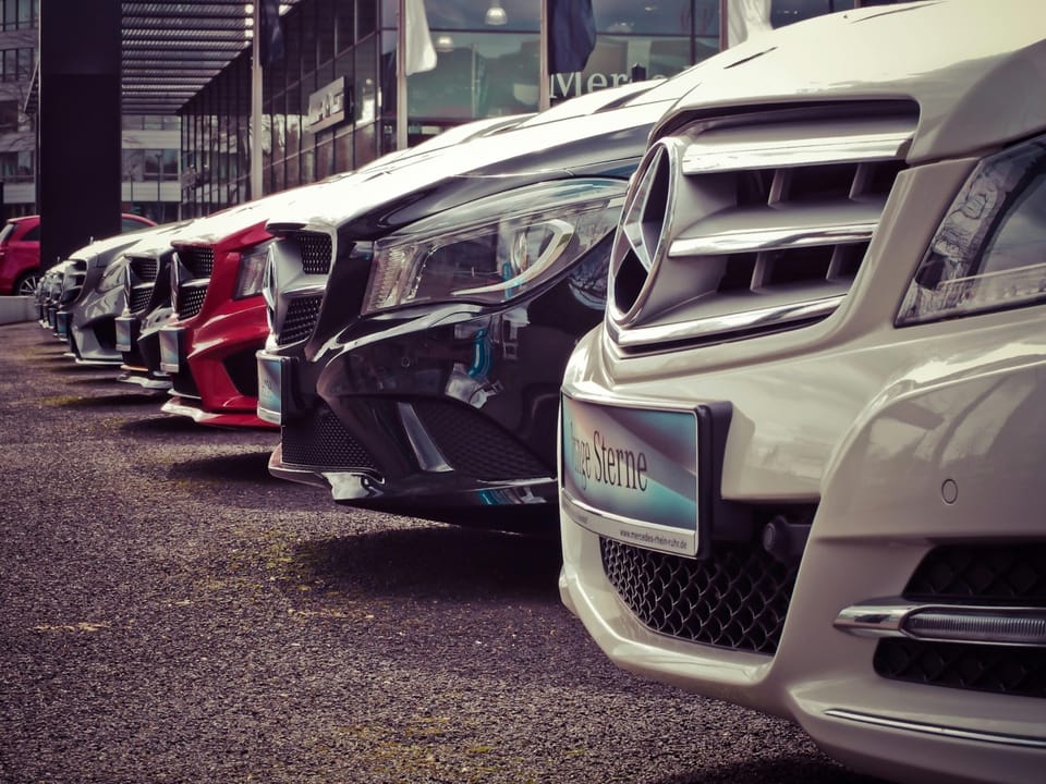 Strategiile constructorilor auto europeni și chinezi la Salonul Paris