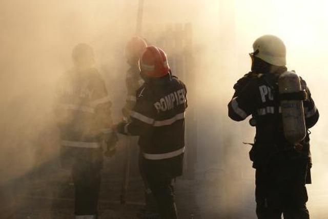 Explozie intr-un bloc din Miercurea Ciuc, zeci de oameni au fost evacuati
