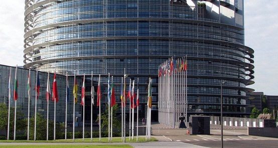 Aderarea PMP la popularii europeni se va incheia in septembrie