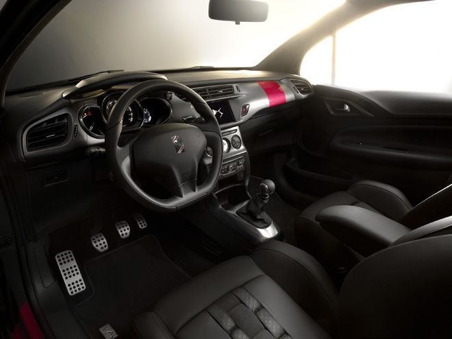 Citroen DS3 Cabrio Racing interior