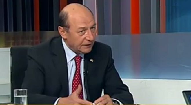 Basescu: Daca si presedintele face un mic efort, Ponta nu mananca oua rosii la Palatul Victoria