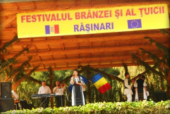 Veta Biris, Adrian Stanca si Mircea Cartisorean va asteapta la Festivalul Branzei si al Tuicii de la Rasinari, in acest weekend