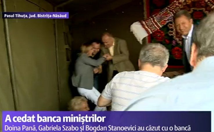Ministrii Pana, Szabo si Stanoevici s-au facut de ras la Festivalul Usturoiului. Au cazut cu banca!