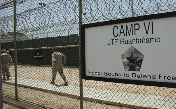 Presa cere inregistrarile video ale alimentarii fortate a unui detinut de la Guantanamo Bay