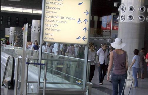 Suspect de terorism care vroia sa se imbarce spre Romania, arestat pe un aeroport din Italia