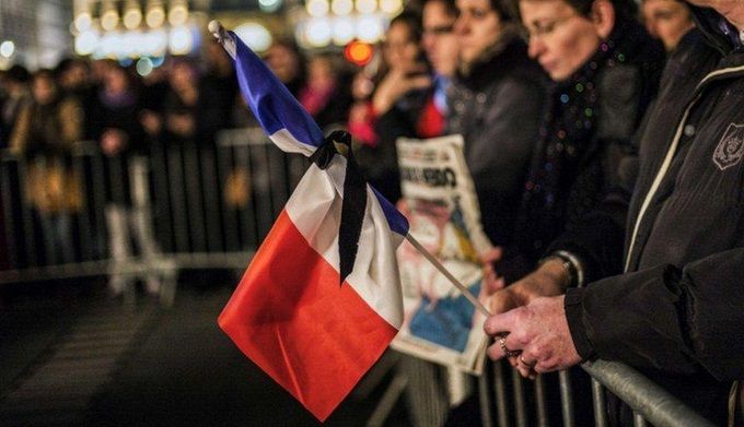 Zi de doliu national in Franta decretata de Francois Hollande: Libertatea va fi intotdeauna mai puternica decat barbaria