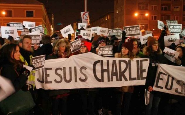 Mars la Cluj in memoria victimelor atentatului de la Charlie Hebdo