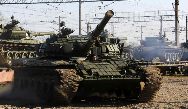 Statul Major al armatei din Ucraina anunta retragerea armamentului greu din estul separatist