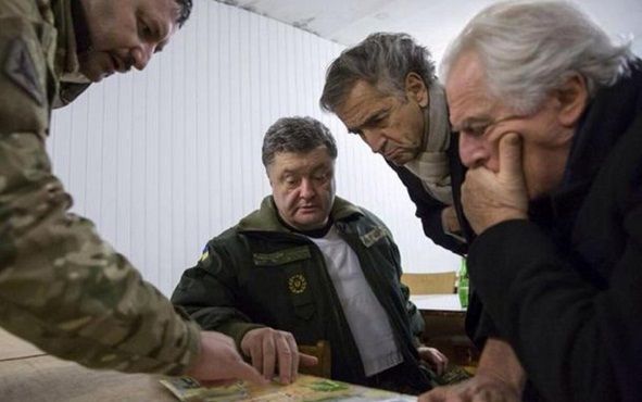 Acordul de la Minsk este in pericol, Rusia si-a intensificat ofensiva, atrage atentia Petro Porosenko
