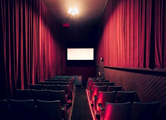 beautiful_movie_theaters_29