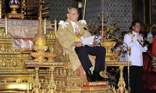 Principele Hans-Adam al II-lea al Liechtensteinului, Printul Alwaleed bin Talal al Arabiei Saudite, Sultanul Hassanal Bolkiah al Bruneiului, capete incoronate, top 10, top forbes, top 10 monarhi, top 10 monarhi bogati, Regele Bhumibol Adulyadej al Thailandei, albert de monaco,