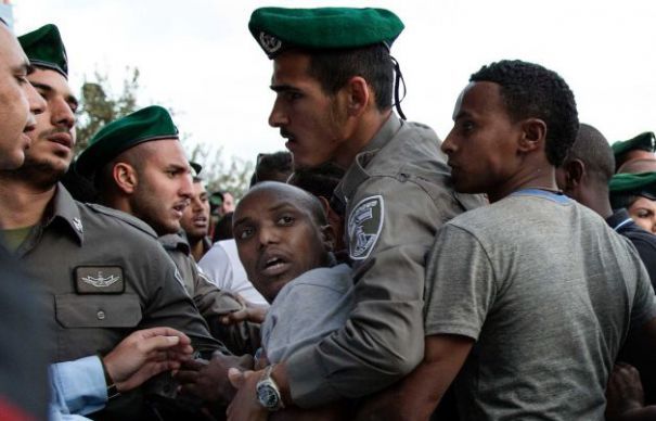 PROTESTE TEL AVIV, VIOLENTE ISRAEL, COMUNITATEA ETIOPIANA, CONFRUNTARI POLITIE MANIFESTANTI TEL-AVIV, 30 DE RANITI, ARESTARI,