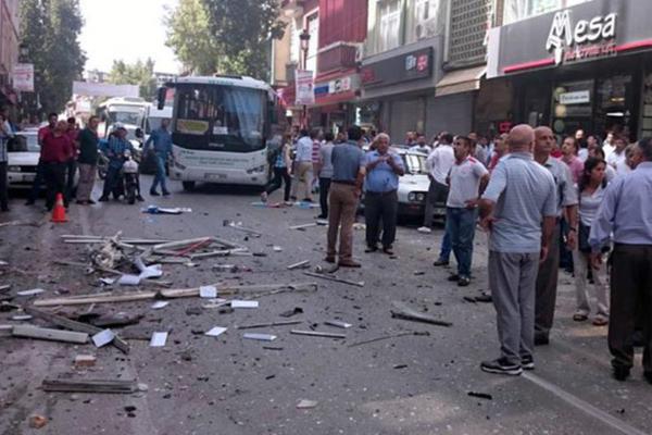 explozie puternica, suruc, turcia, granita siria, zece morti, centru cultural, 25 raniti