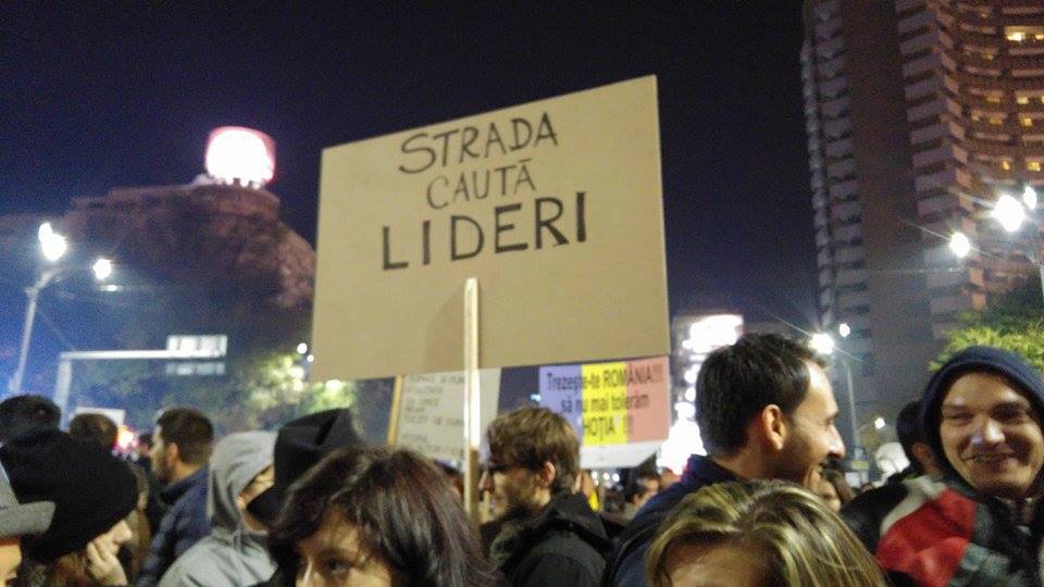 PROTESTE, ROMANIA, FAMILII DVIZATE, ANALZA, ARTICOL ASSOCIATED PRESS, PRIETENII RUPTE, PROTESTE ANTIGUVERNAMENTALE ROMANIA