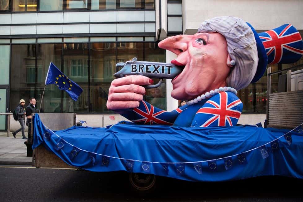 marea britanie, brexit, tensiuni politice, theresa may, ministri, demitere