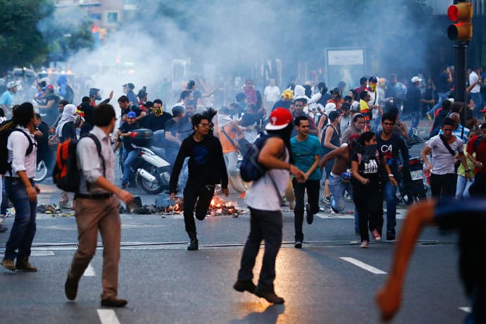 VENEZUELA, PROTESTE, BILANT PROTESTE VENEZUELA, 91 MORT, 1500 RANITI, SUTE DE ARESTARI,