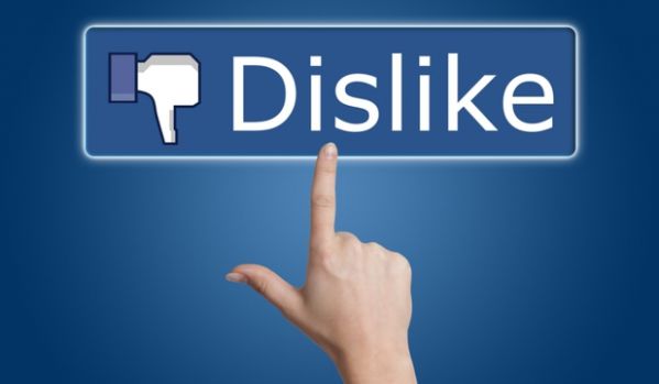 facebook, buton dislike, downvote, facebook sua, fake news