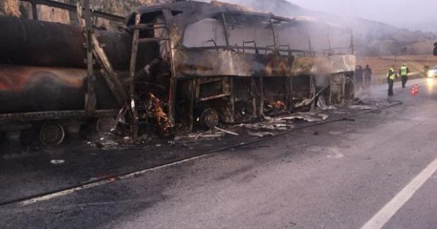 turcia, accident grav, 13 morti, 20 raniti, autobuz in flacari, camion
