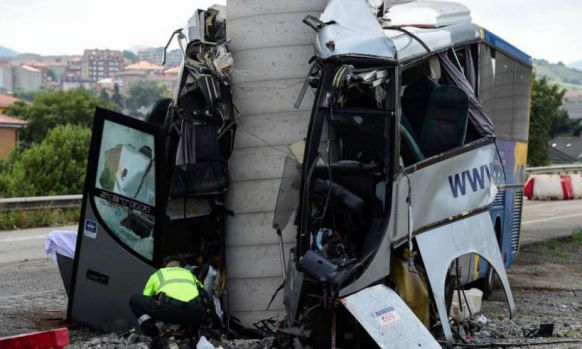 spania, accident autocar, asturias, 5 morti, 16 raniti