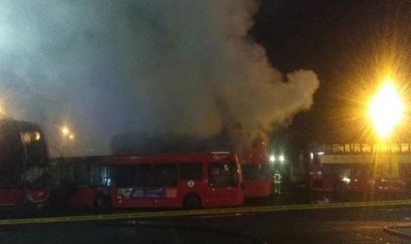 Farnborough Hill, londra, incendiu, depou autobuze, explozii