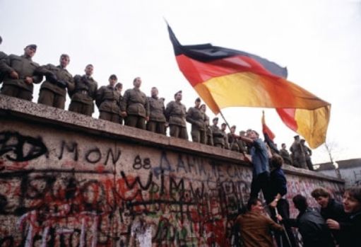 zidul berlinului, istorie, caderea zidului berlinului, greseala functionar