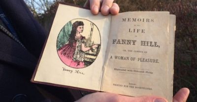 jim-spencer-holding-book-fanny-hill-credit-hansons-promo